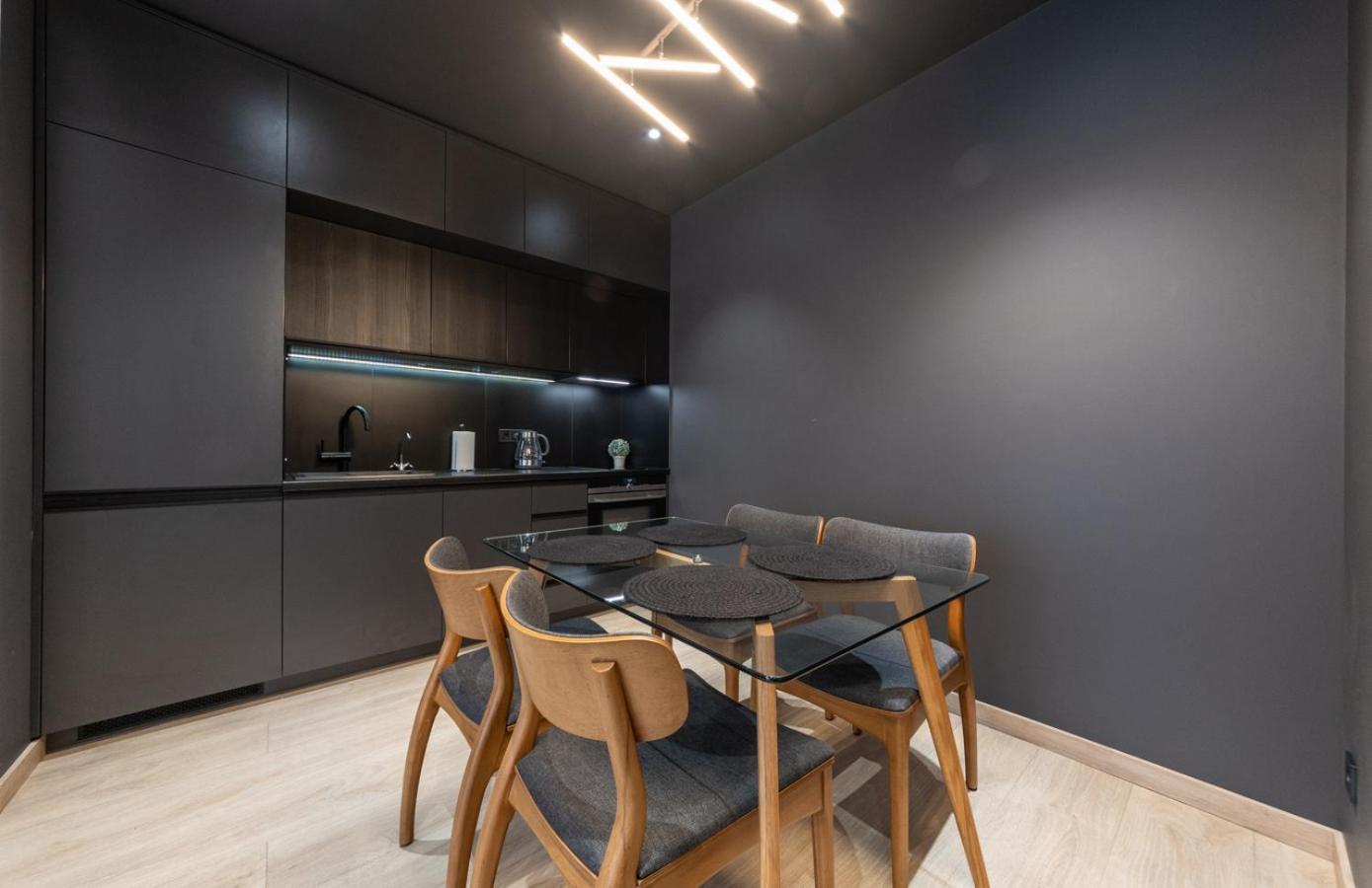 Royal Tower Residence Big Vip Apartment In Center Floor 27 Kiew Exterior foto