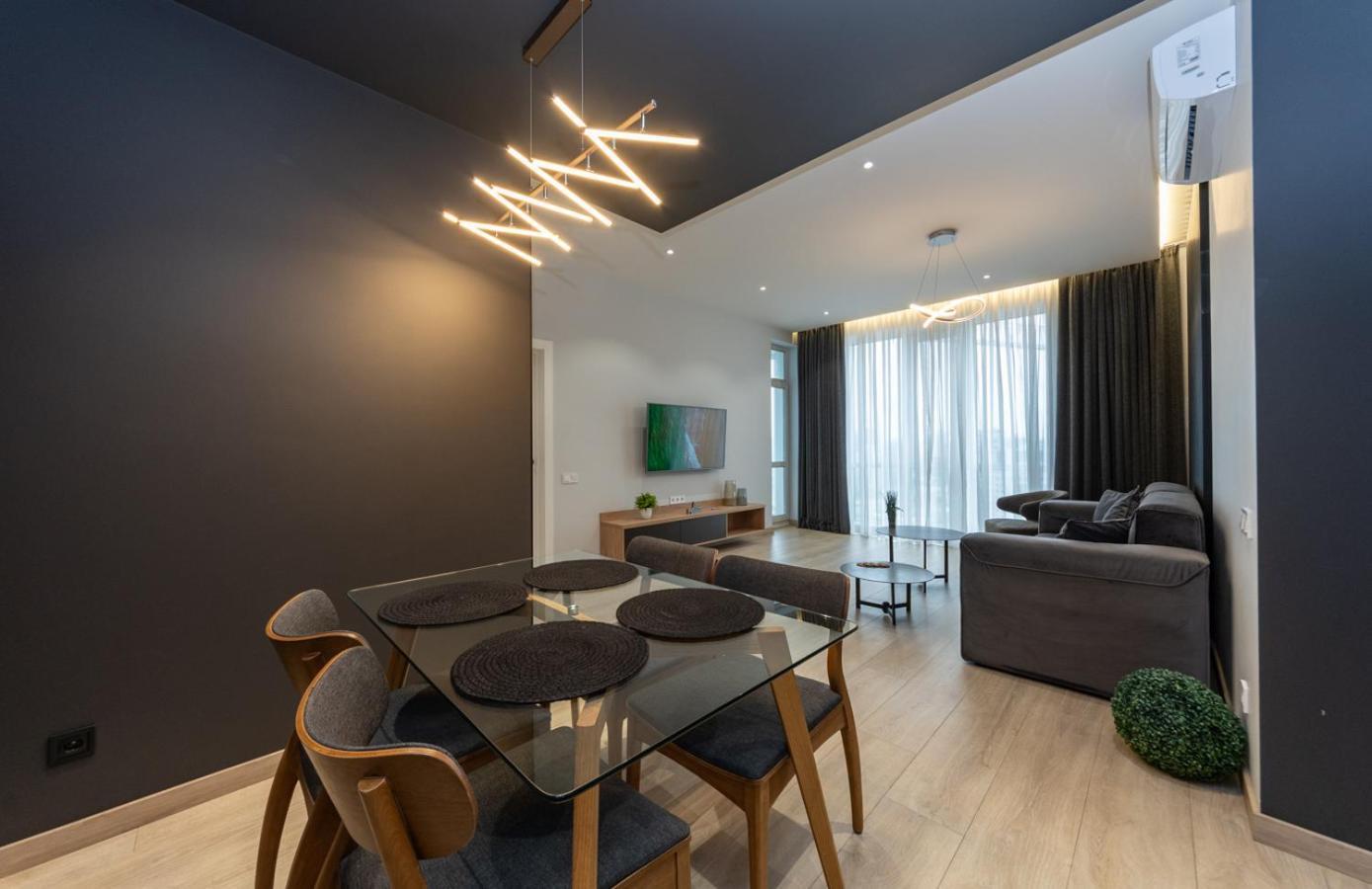 Royal Tower Residence Big Vip Apartment In Center Floor 27 Kiew Exterior foto
