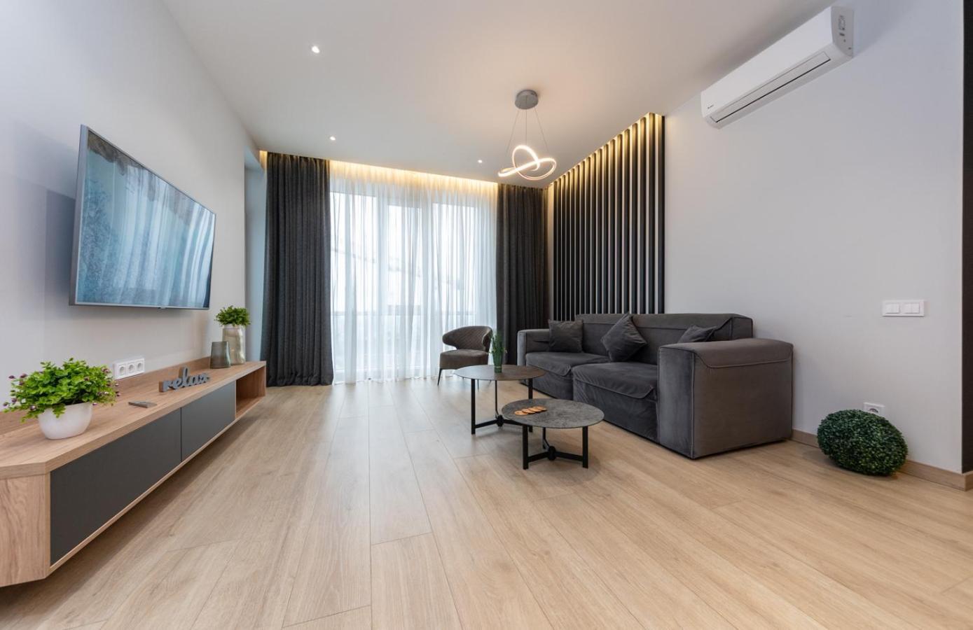 Royal Tower Residence Big Vip Apartment In Center Floor 27 Kiew Exterior foto