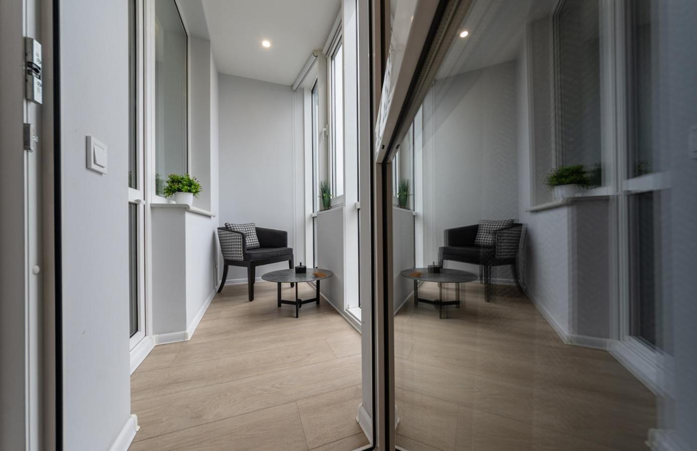 Royal Tower Residence Big Vip Apartment In Center Floor 27 Kiew Exterior foto