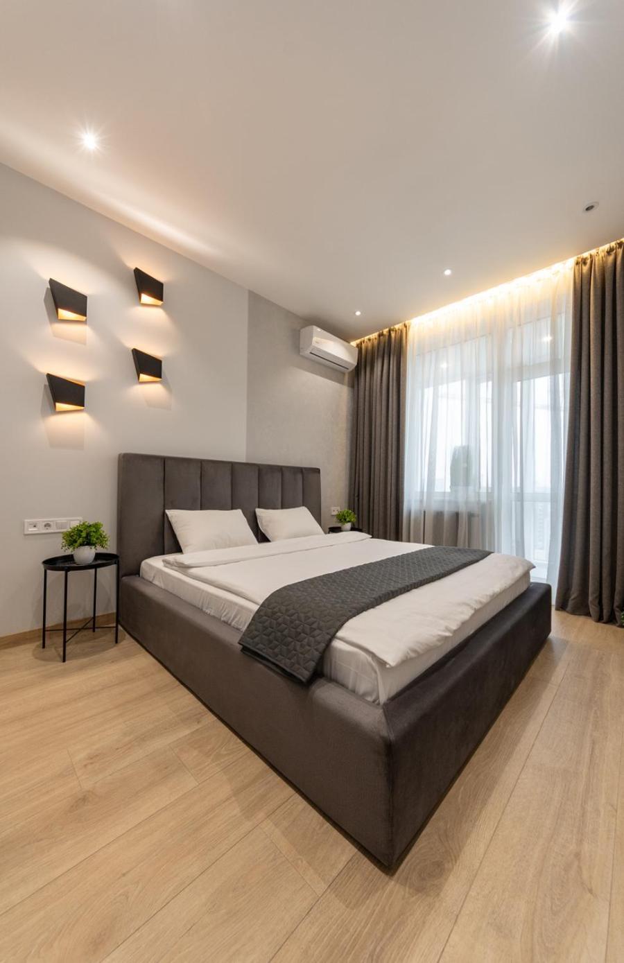 Royal Tower Residence Big Vip Apartment In Center Floor 27 Kiew Exterior foto