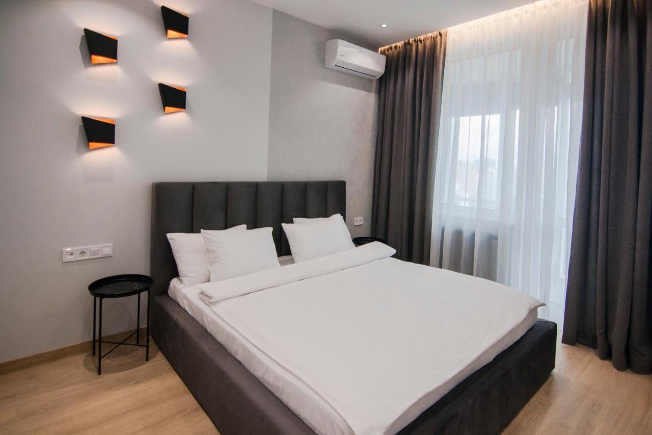 Royal Tower Residence Big Vip Apartment In Center Floor 27 Kiew Exterior foto