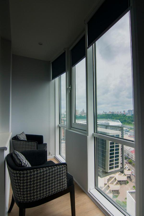 Royal Tower Residence Big Vip Apartment In Center Floor 27 Kiew Exterior foto