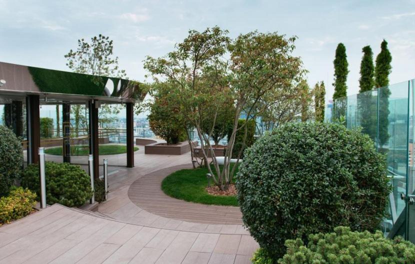 Royal Tower Residence Big Vip Apartment In Center Floor 27 Kiew Exterior foto